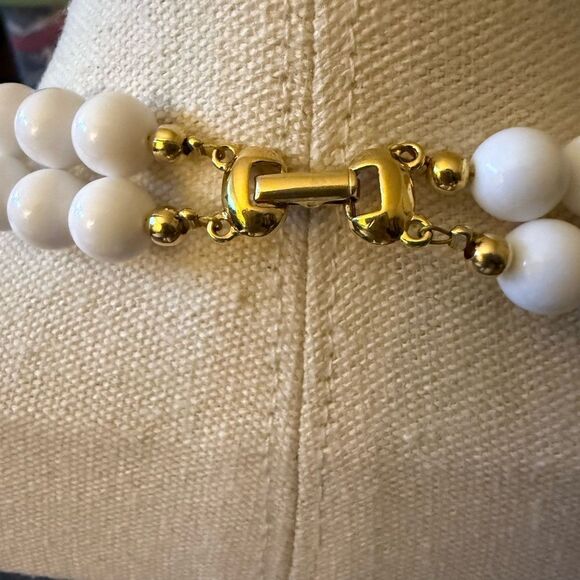 Napier Vintage Signed Double Strand White Lucite Beads with Gold Tone Accents. - Picture 3 of 4